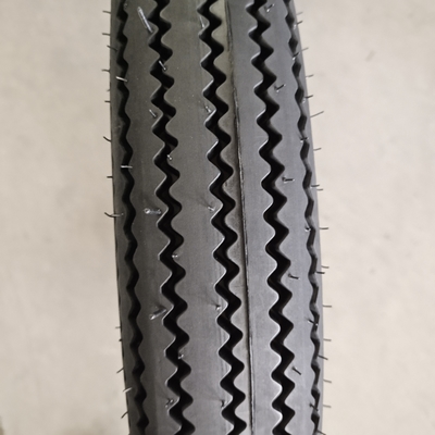 4.50-18 4.00-19 4.50-19 5.00-17 Pneus de moto avec délai de livraison dans les 25 jours