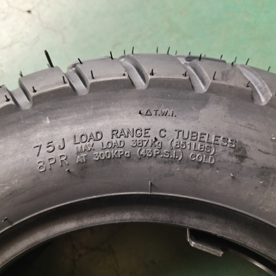 130/90-10 Pneus de motocyclette en caoutchouc naturel avec OEM acceptable et de grandes performances