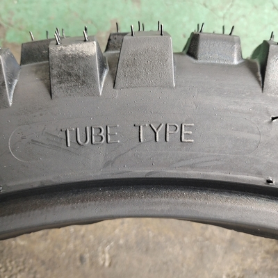 pneu de moto sans tube noir 4.10-18 8PR avec 35% à 55% de caoutchouc à Qingdao