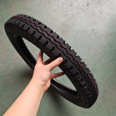 2.70-17 2.75-17 2.75-18 3.00-17 3.00-18 pneu de moto sans tube avec acier et nylon