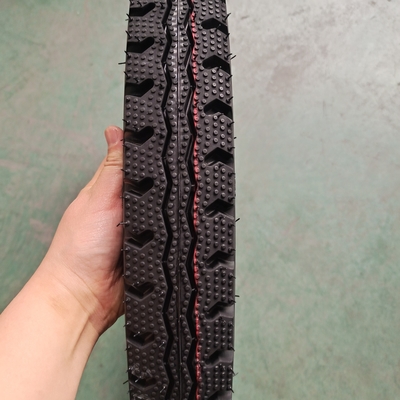 2.70-17 2.75-17 2.75-18 3.00-17 3.00-18 pneu de moto sans tube avec acier et nylon