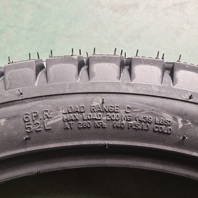 2.70-17 2.75-17 2.75-18 3.00-17 3.00-18 pneu de moto sans tube avec acier et nylon
