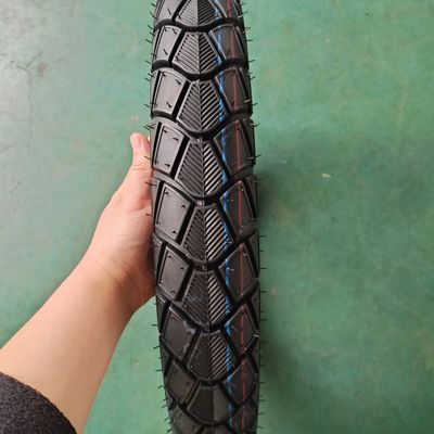 Pneus de moto sans tube 3,00-18 35% à 55% teneur en caoutchouc 6pr/8pr