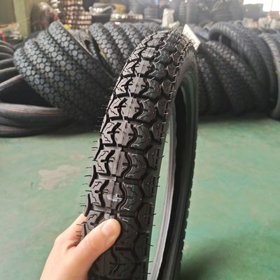 L'expérience supérieure de Natrual caoutchouc pneus de motocyclettes 3.00-17 6PR/8PR Ply Rating