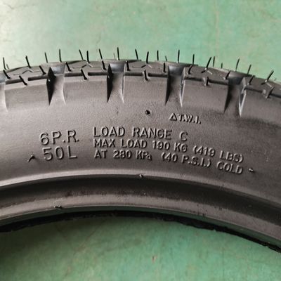 L'expérience supérieure de Natrual caoutchouc pneus de motocyclettes 3.00-17 6PR/8PR Ply Rating