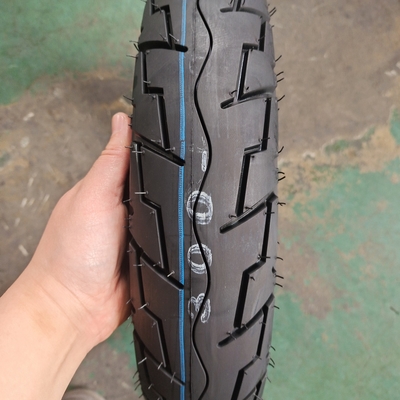 Pneus de moto sans tube 3.50-10 3.00-10 avec matière première en caoutchouc naturel acier nylon