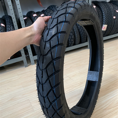 5000 pièces par jour Capacité de production pneus de moto 90/90/18 pour le marché africain