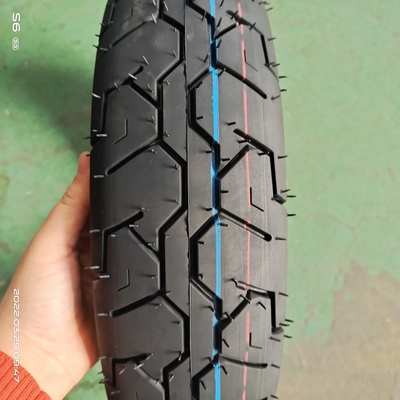 10 pouces pneu de moto 110/90-10 6 taux de pliage avec du caoutchouc noir et 35%-55% de teneur en caoutchouc