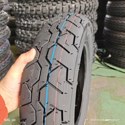 10 pouces pneu de moto 110/90-10 6 taux de pliage avec du caoutchouc noir et 35%-55% de teneur en caoutchouc