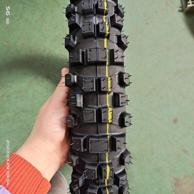 Fournir des pneus de motos sans tube lourds pour votre port de chargement
