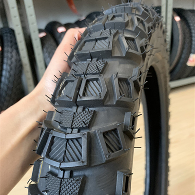 8PR Ply Rating Tire Casing Vendre pneus et tubes de motocyclettes 3.00-17