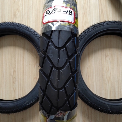 Vendre des pneus de motocyclette 90/90-18 à remplacer/réparer dans le port de Qingdao