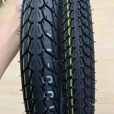 Encastrement de pneus de chargement du port de Qingdao pour pneus de motocyclettes IRC 60/100-17 70/100-17 inclus