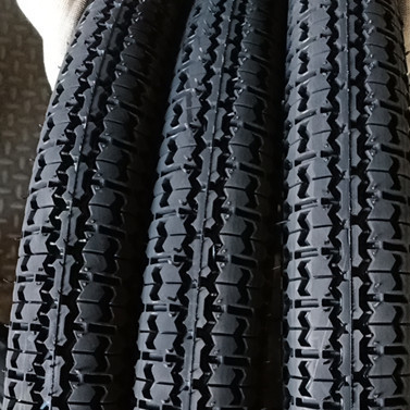 Pneus de moto 2.25-16/2.50-17/2.50-18/225-19 Haute capacité et pour le marché africain