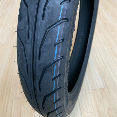 Capacité de production 5000 pièces par jour de pneus de moto 90/90-17 à Lowest