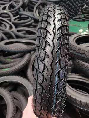 Le contenu en caoutchouc des pneus et des tubes de motos sans tube de 17 pouces est de 40% Temps de livraison 25-30 jours