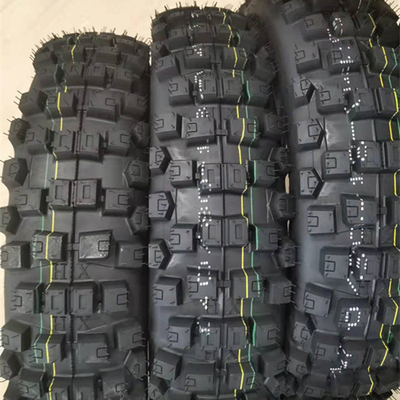 140/80 18 Pneus de moto avec une durée de vie de 20000 KM et une capacité de production quotidienne de 5000 pièces