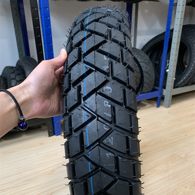 Taille de pneu 120/80-18 pneus de moto à haute résistance à la traction pour les clients de la Bolivie