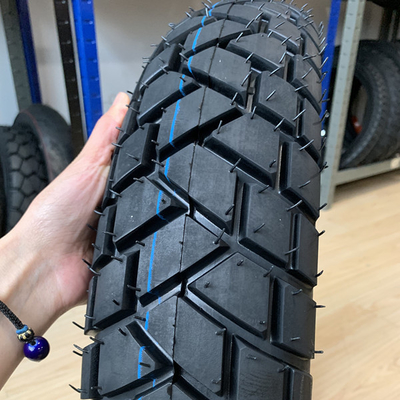 Taille de pneu 120/80-18 pneus de moto à haute résistance à la traction pour les clients de la Bolivie