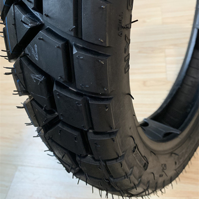 Taille de pneu 120/80-18 pneus de moto à haute résistance à la traction pour les clients de la Bolivie