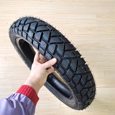 Contenu en caoutchouc de 35% à 55% 120/80-18 Roues de motocyclettes Pneus