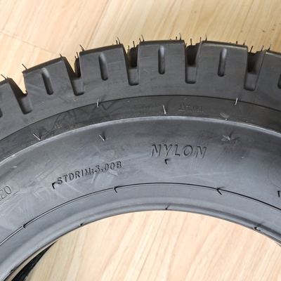 Super 4,50-12 pneumatique sans tube de moto avec OEM acceptable