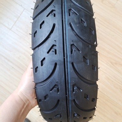 Pneus pour motocyclettes Pneus pour scooters 130/60-13 sans tube de classe A avec 35% à 55% de caoutchouc