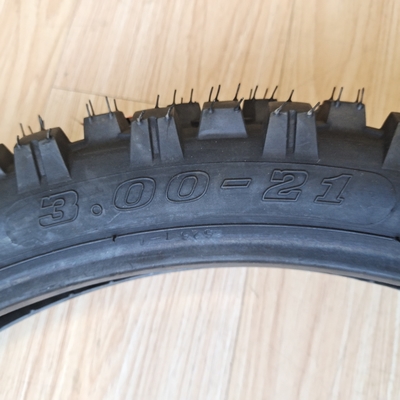 6pr/8pr Grande adhérence 3.00-21 Moto Cross pneu arrière TL pneu de moto avec OEM Acceptable