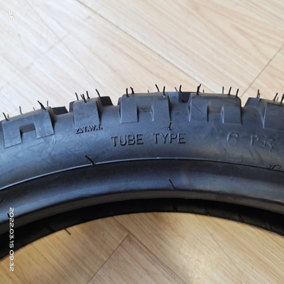 90/90-18 TT Pneus pour motocycle MT026 Fabriqué en avec 35% à 55% de caoutchouc naturel