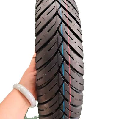 Contenu en caoutchouc de 35% à 55% Conception approfondie 120/70-17 Pneus de moto pour toute météo
