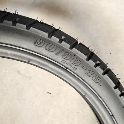 Prix abordable 90/90-18 909018 90/90 18 Pneus de moto sans tube pour le marché nord américain