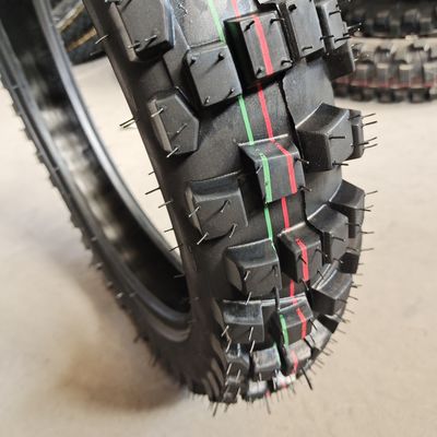Marché du Mexique pneu de moto de 17 pouces Performance supérieure pour tout terrain