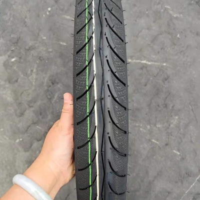 2.75-18 Pneus de moto avec boîtier et teneur en caoutchouc de 35% à 55%