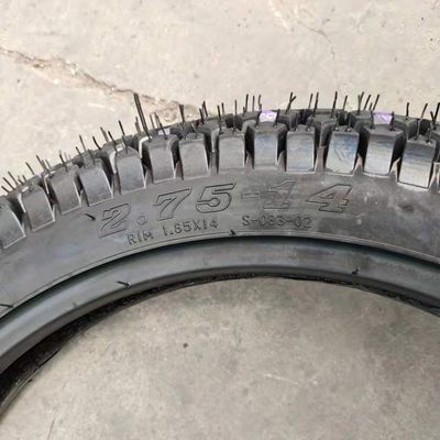 2.75-14 Pneus de moto avec 35% à 55% de caoutchouc et boîtier de pneus fabriqués