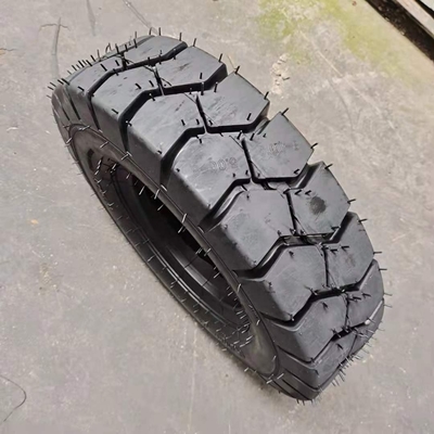 5.00-8 Pneus de moto avec matière première Nature caoutchouc acier nylon