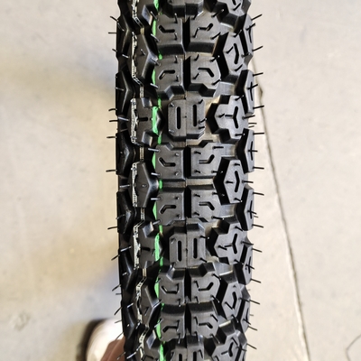 Obtenez les meilleures performances avec des pneus de moto 150/70/17 et un boîtier de pneus durable