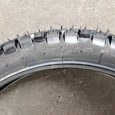 Pneus de moto 2.75-17 Enveloppe de pneu sans tube avec technologie avancée