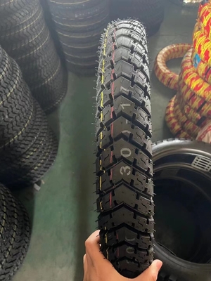 Pneus pour motocyclettes Emark 300-17 Enveloppe de pneu durable et teneur en caoutchouc de 35% à 55%