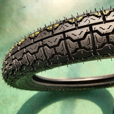 Pneus pour motocyclettes Emark 300-17 Enveloppe de pneu durable et teneur en caoutchouc de 35% à 55%