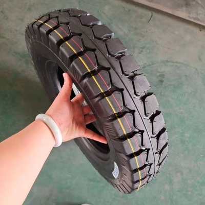 Pneus de motocyclettes 450 12 pour le chargement du port de Qingdao avec 35% à 55% de caoutchouc
