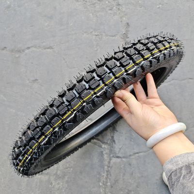 250x17 Pneus de moto avec 10,5 résistance à la traction et conception de motif profond