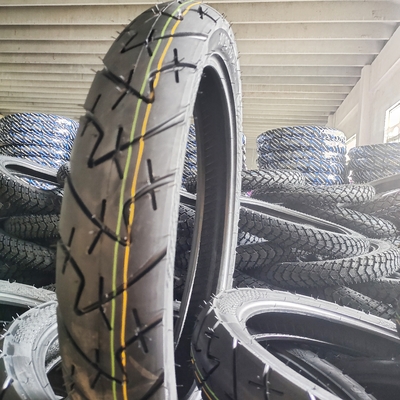 Remplacement/réparation de pneus de moto 90/90-18 avec une capacité de production de 5000 pièces par jour
