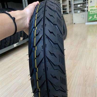35% à 55% de teneur en caoutchouc Les pneus Leo Motocycle 100/90-14 pour les distributeurs du port de Qingdao