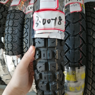 Boîtier de pneu direct 3.00 18 Pneus de moto 300-18 avec 35% à 55% de caoutchouc