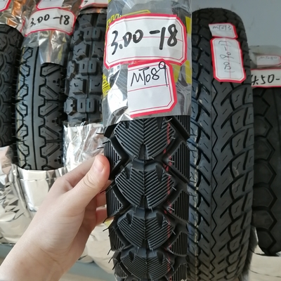 Boîtier de pneu direct 3.00 18 Pneus de moto 300-18 avec 35% à 55% de caoutchouc