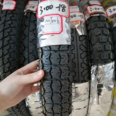 Boîtier de pneu direct 3.00 18 Pneus de moto 300-18 avec 35% à 55% de caoutchouc