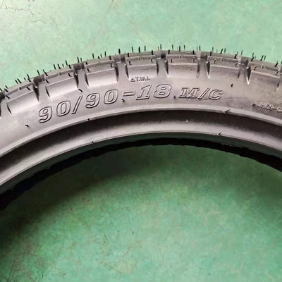 90/90-18 Pneus de course pour motocycle Pneus sans tube Durable Durée de vie 20000 KM Boîtier de pneu
