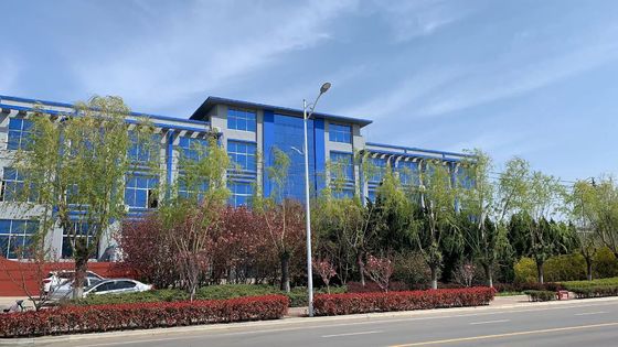 10.5 Résistance à la traction 15 pouces Pneus de moto Qingdao Port avec durable