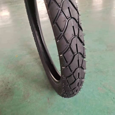 Pneus de moto à motifs profonds 2.75-18 sans tube de classe A avec une résistance à la traction de 10,5