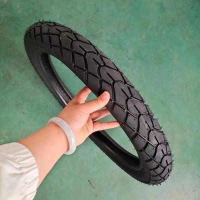 Pneus de moto à motifs profonds 2.75-18 sans tube de classe A avec une résistance à la traction de 10,5